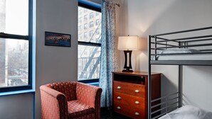 Felles sovesal (1 Bunk Bed in 4 Bed Shared Dorm) | Skrivebord, blendingsgardiner, strykejern/-brett og wi-fi (inkludert)