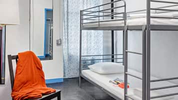 共用宿舍 (1 Bunk Bed in 2 Bed Shared Dorm) | 書桌、遮光窗簾/窗簾、熨斗/熨衫板、免費 Wi-Fi