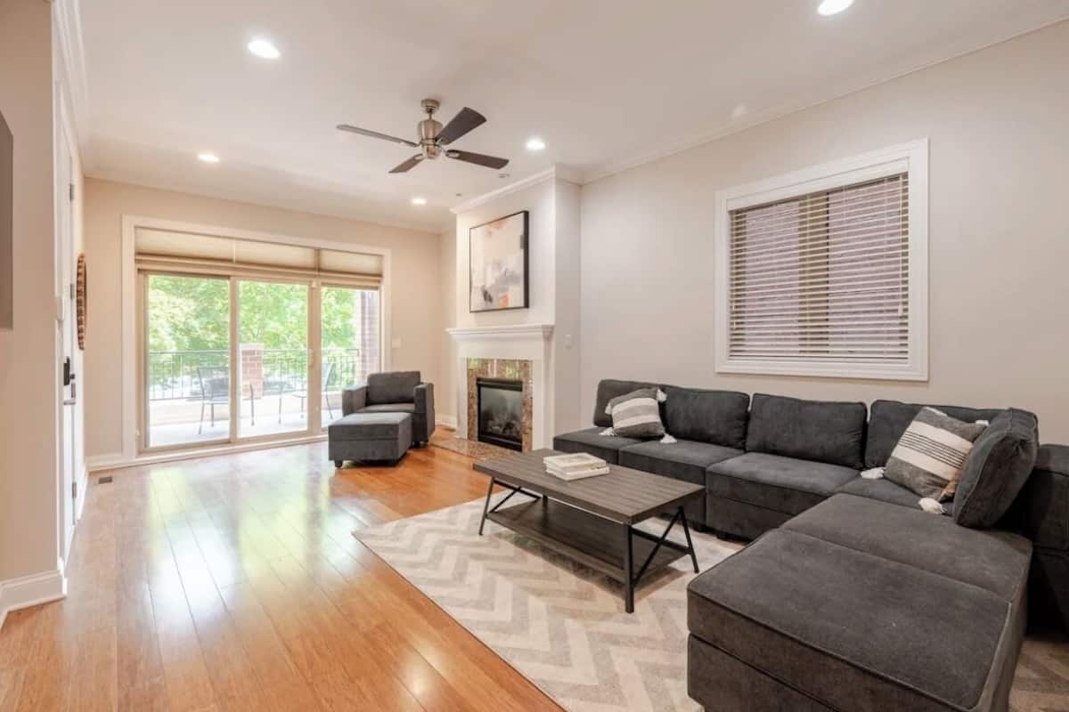 Appart'hÎtel Luxe | Coin séjour | Télévision LCD de 50 pouces avec chaßnes par cùble, télévision