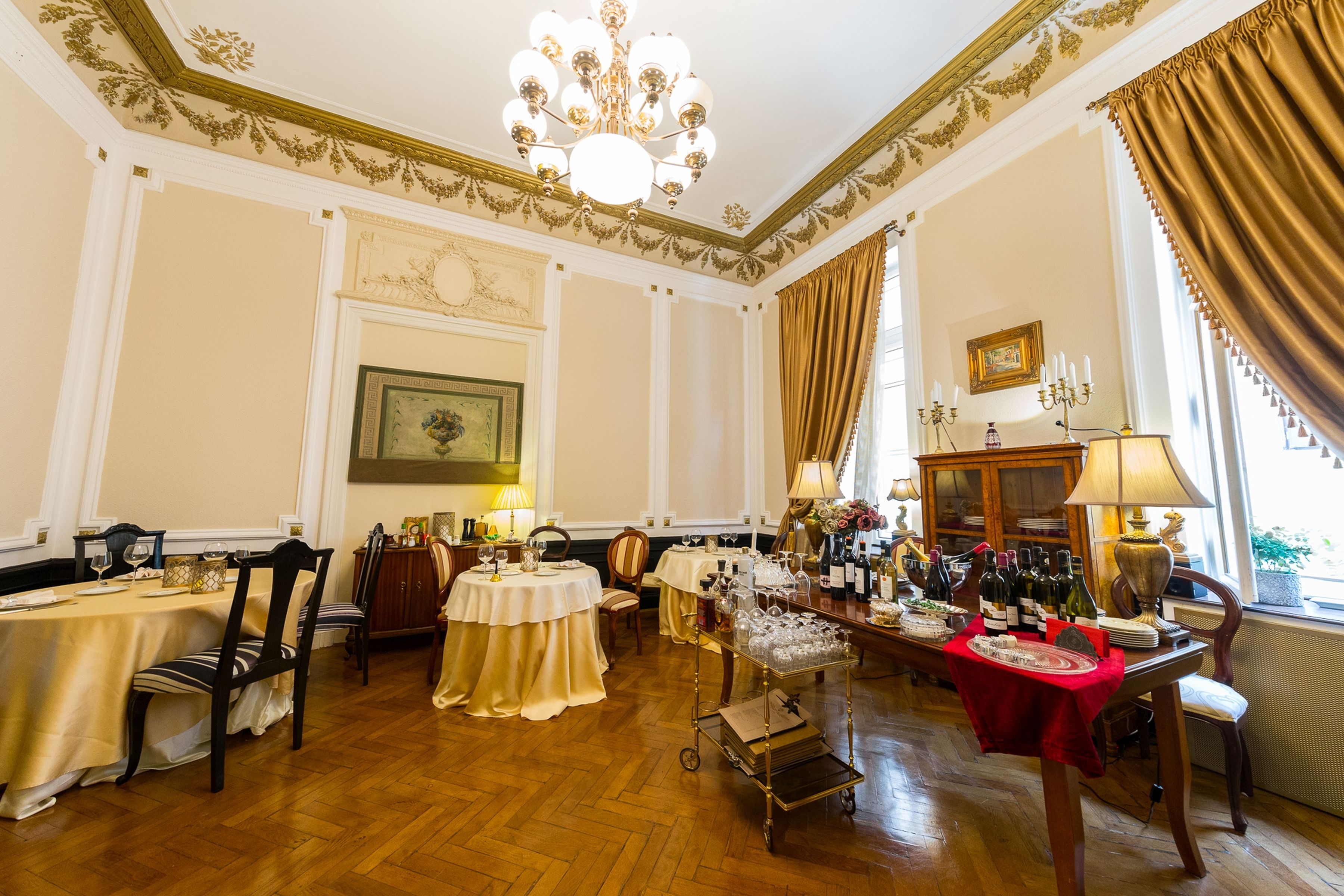 breakfast and dinner served