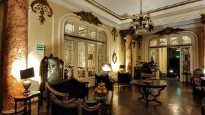 Interior entrance - Grand Boutique Hotel (Bucharest)