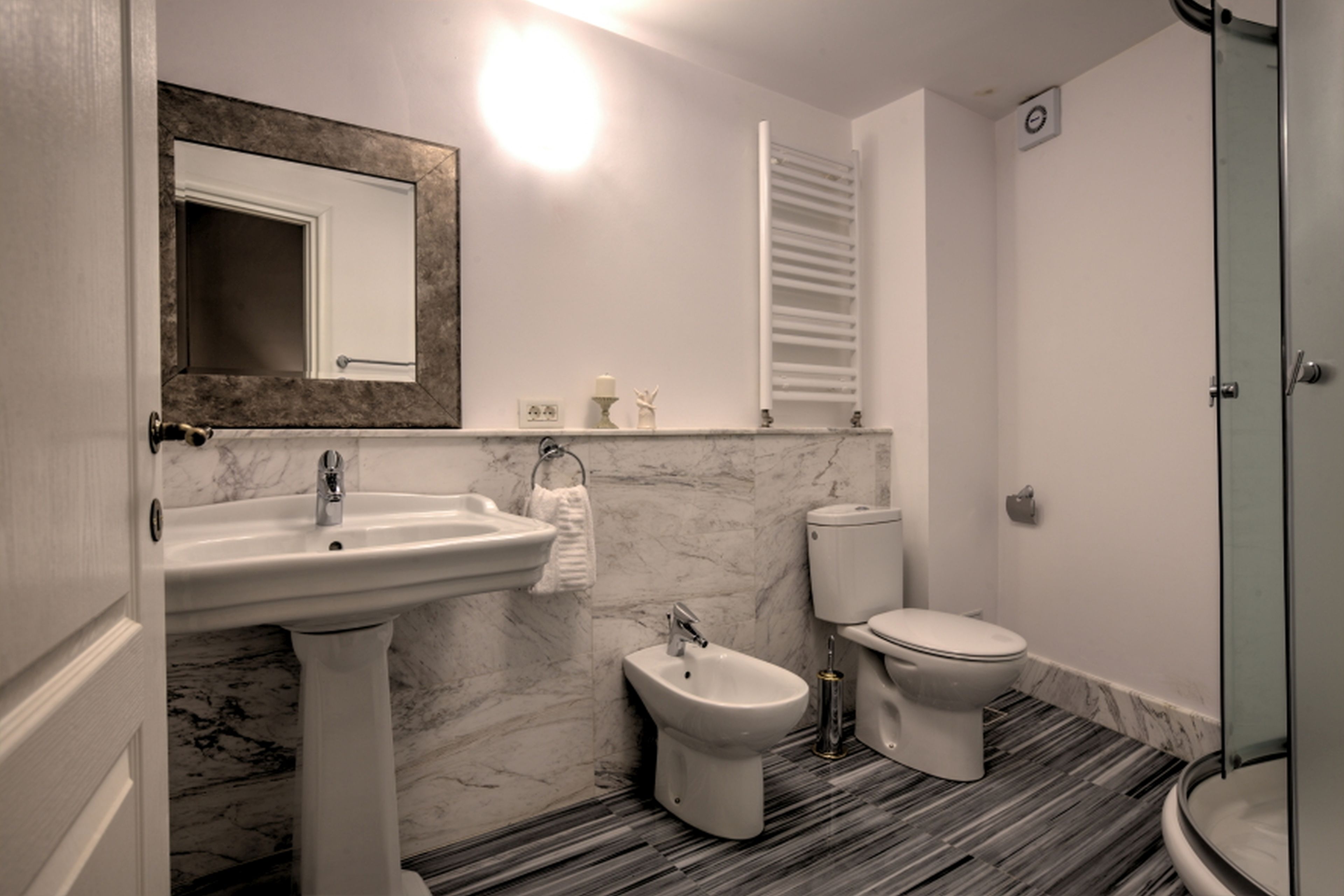 superior double room, 1 queen bed | bathroom | free toiletries, hair dryer, dressing gowns, slippers