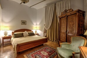 Egyptian cotton sheets, premium bedding, minibar, in-room safe