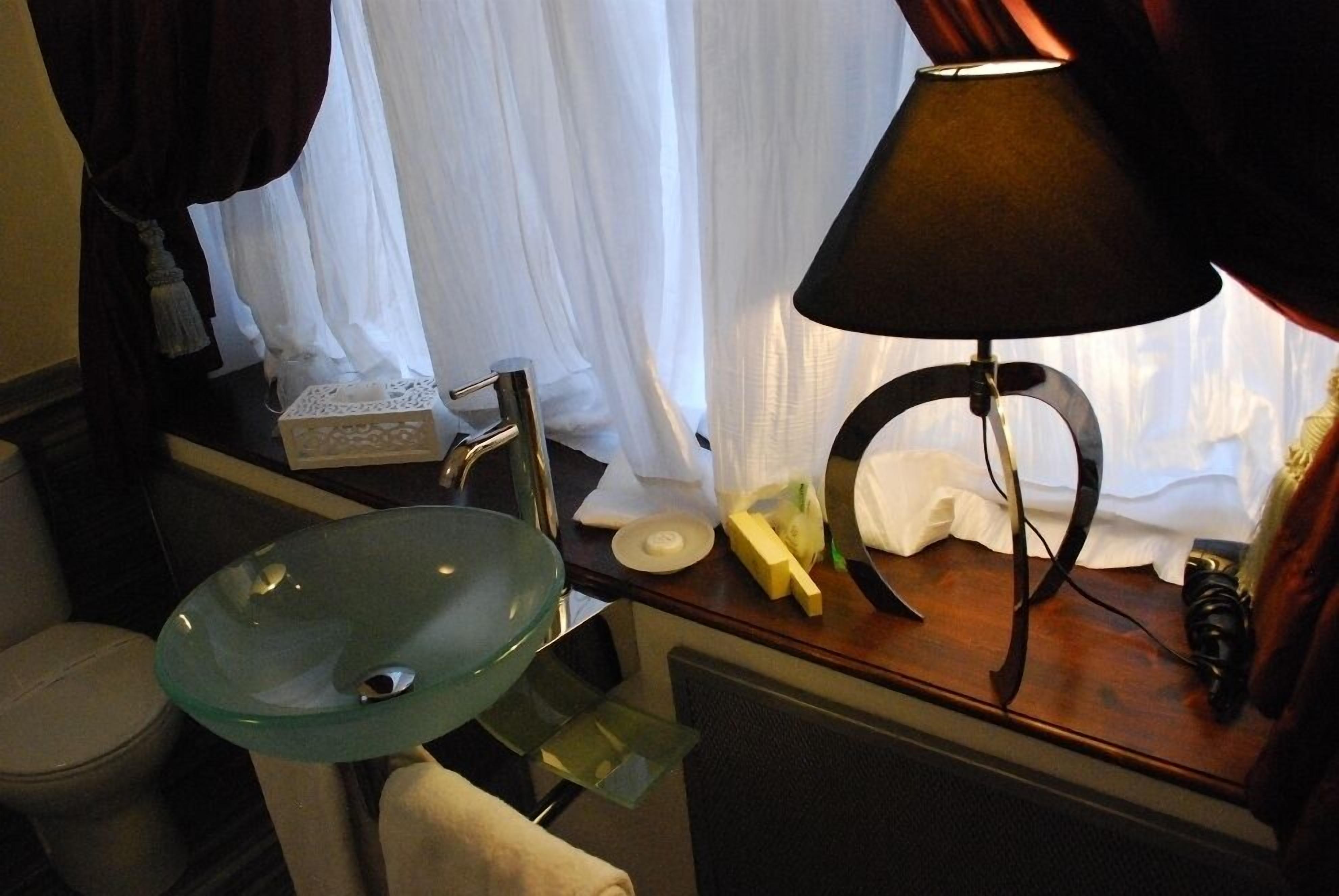 standard single room | egyptian cotton sheets, premium bedding, minibar, in-room safe