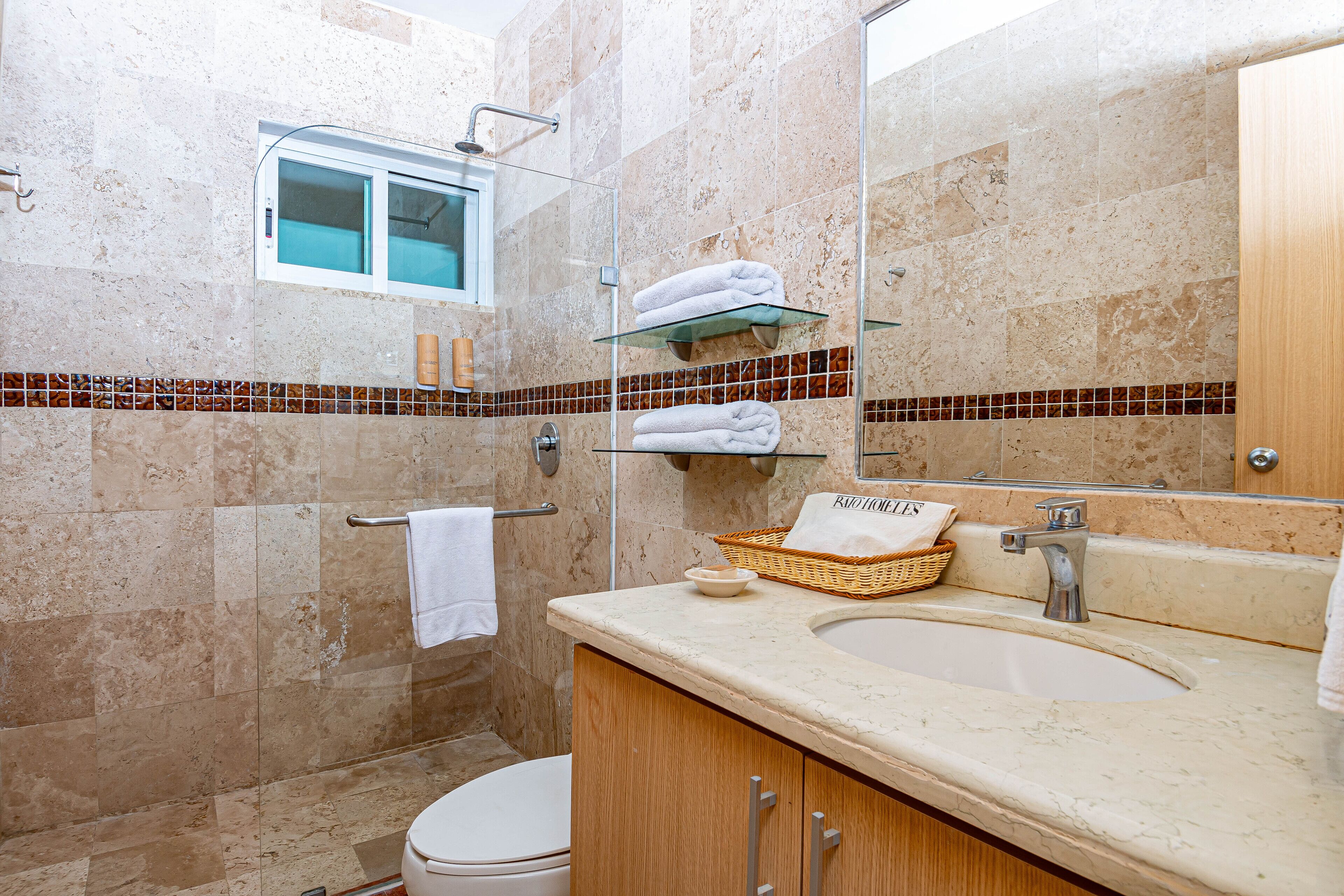 shower, free toiletries, hair dryer, towels