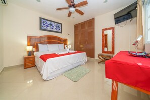 2 bedrooms, premium bedding, desk, iron/ironing board - Villas Keh (Isla Mujeres)