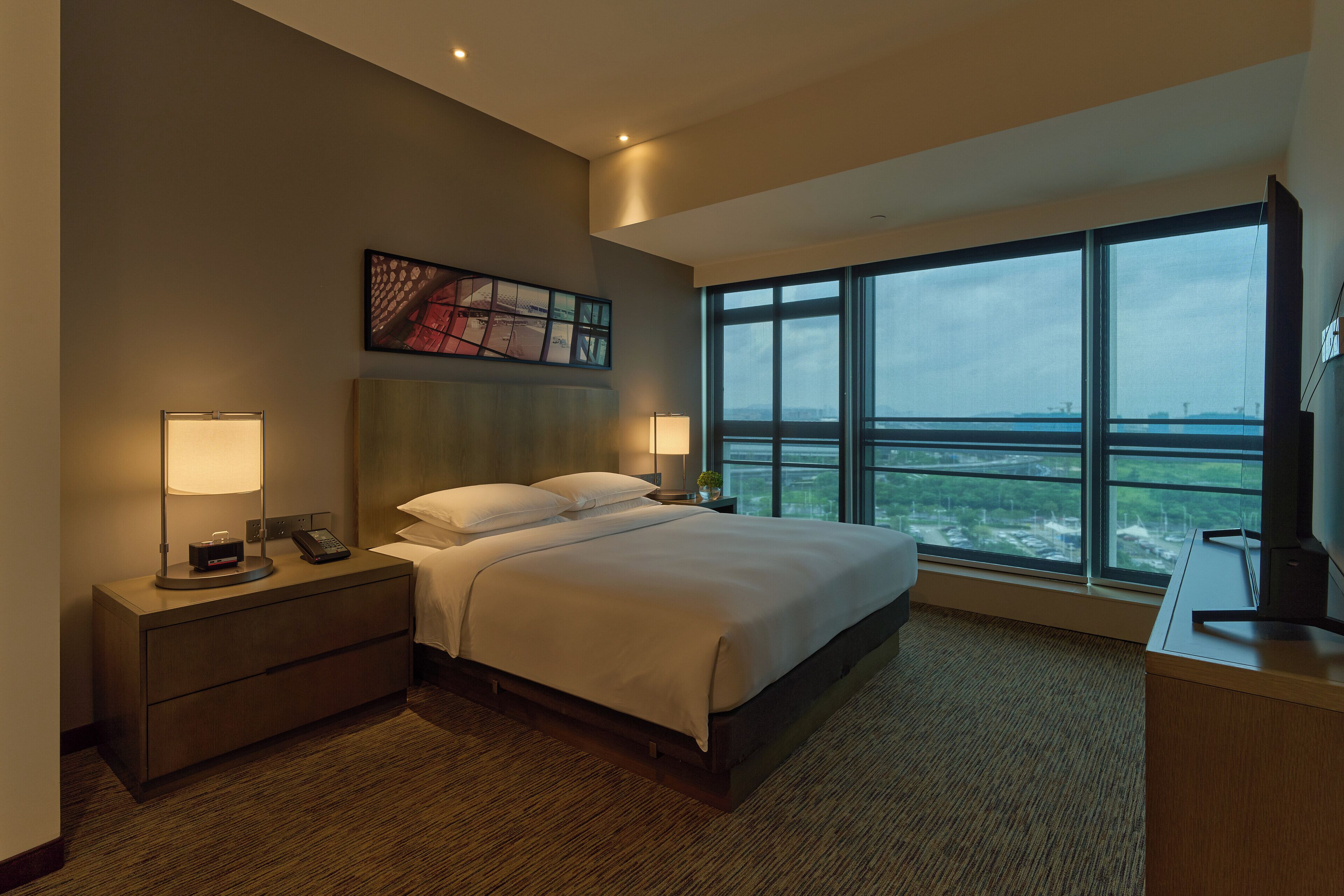 1 bedroom, pillow-top beds, in-room safe, desk