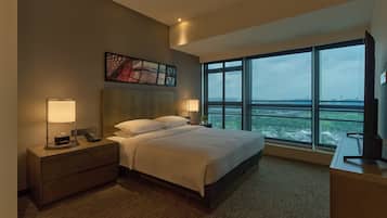 1 bedroom, pillow-top beds, in-room safe, desk