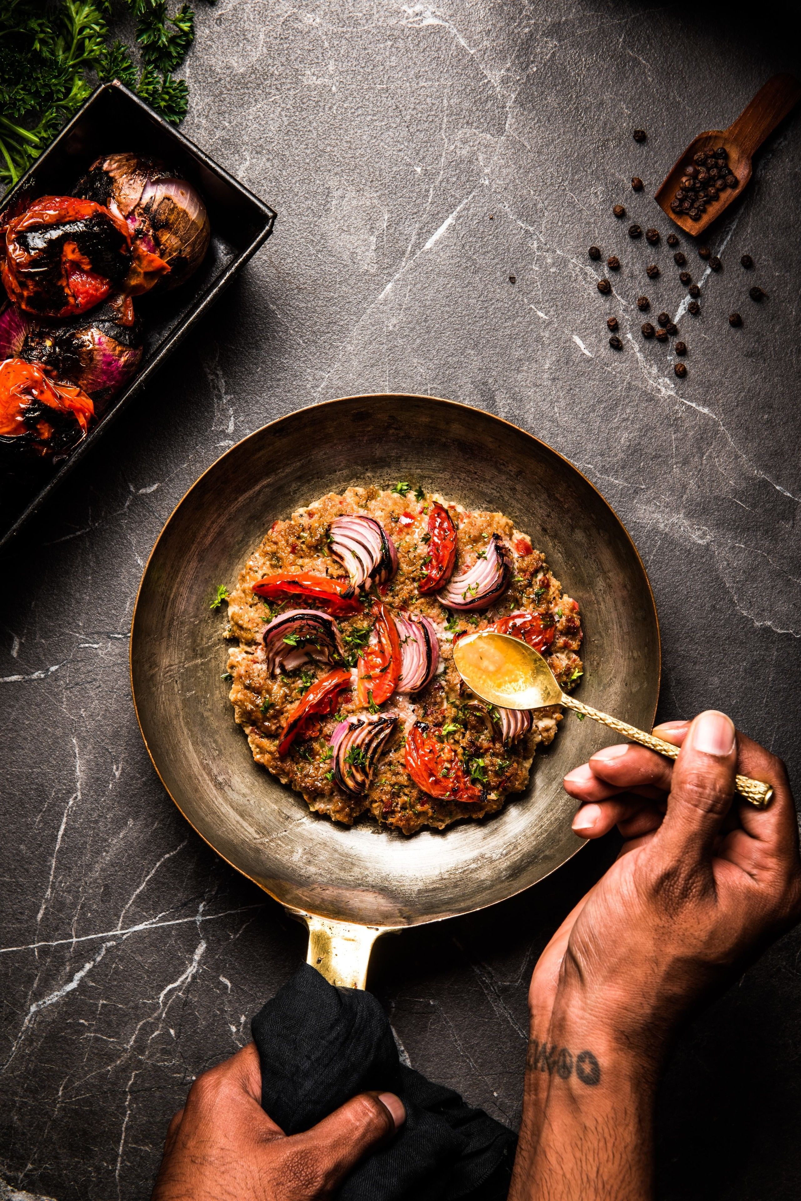 2 restaurants, breakfast, lunch, dinner served; international cuisine