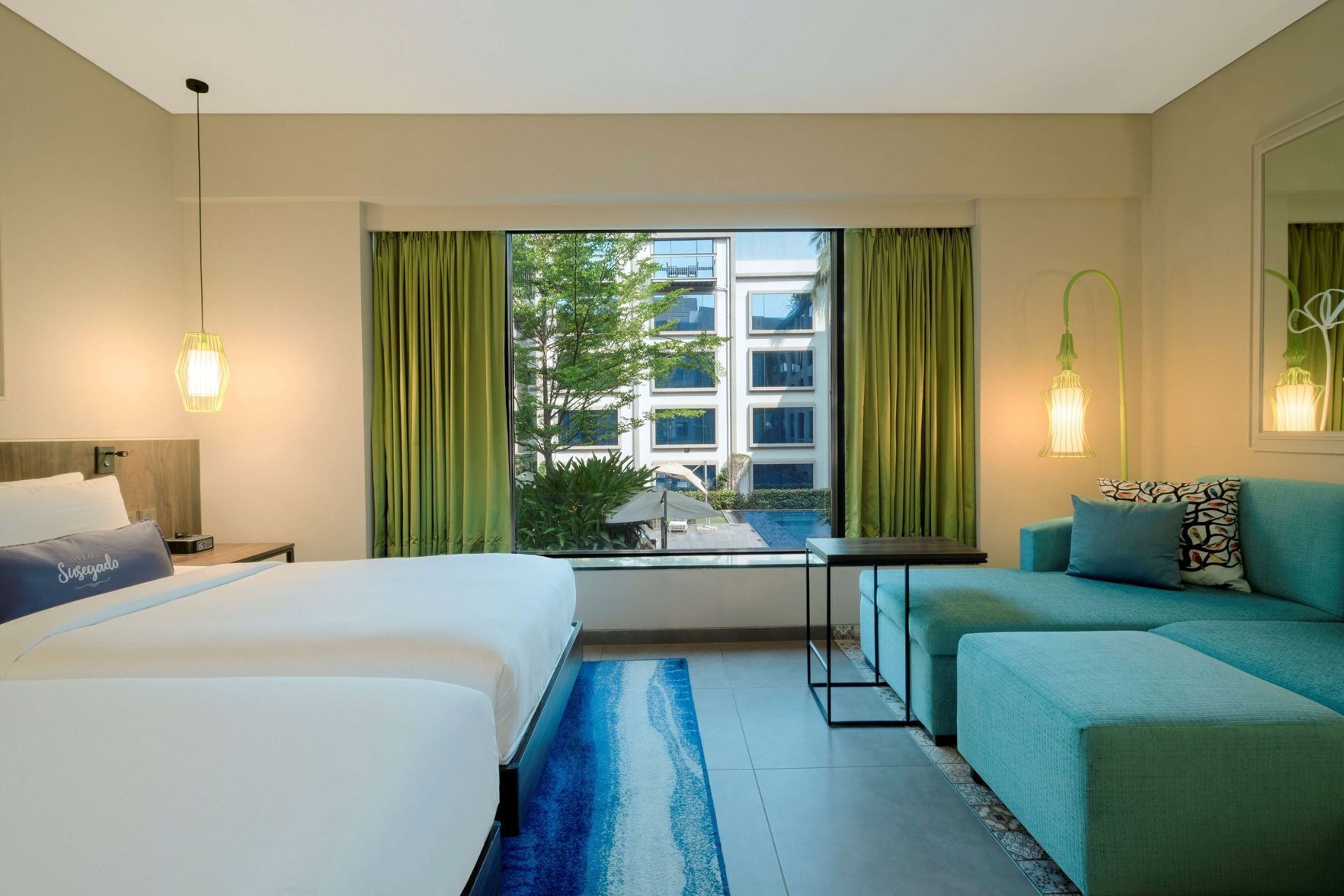 Premium bedding, in-room safe, desk, laptop workspace