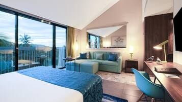 Premium bedding, in-room safe, desk, laptop workspace