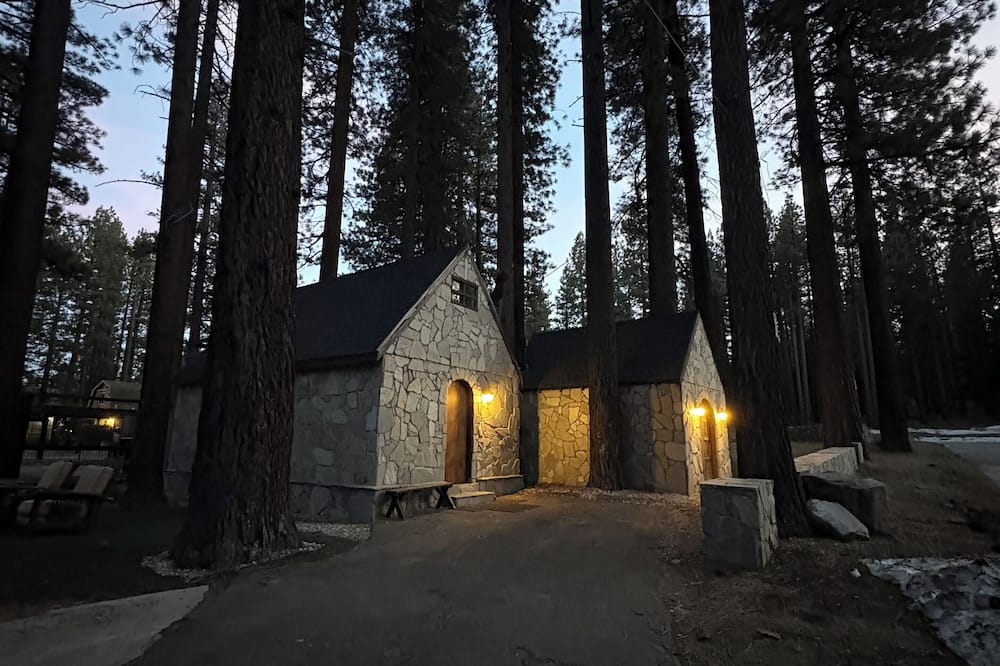 Emerald Bay Lodge