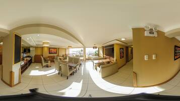 Se sirven cenas y cocina peruana