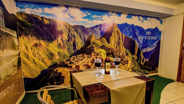 يتم تقديم العشاء 