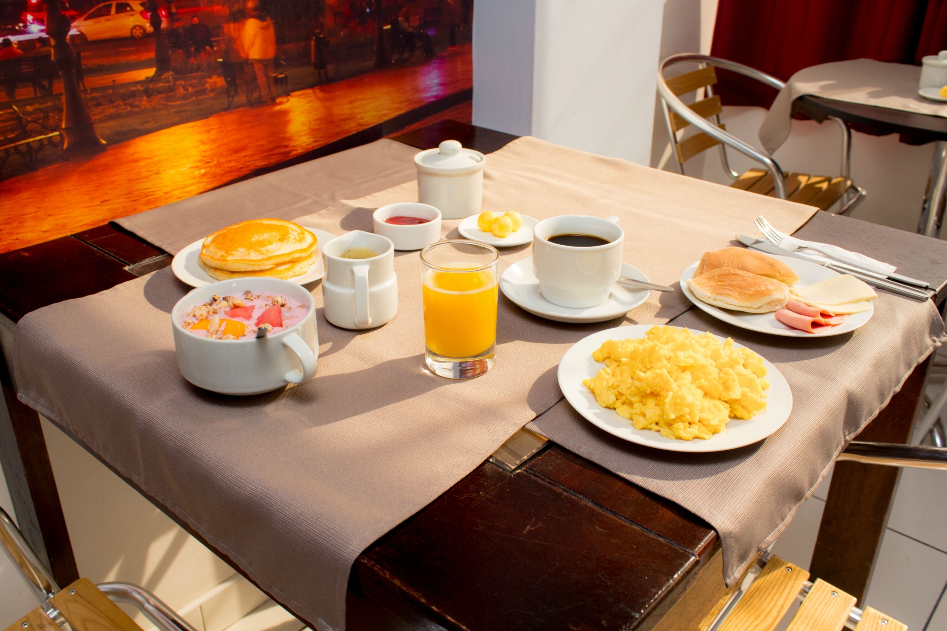 Free daily buffet breakfast