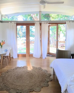 Cabaña Deluxe, vista a la playa, frente al mar | Ropa de cama de alta calidad, escritorio, wifi gratis y ropa de cama
