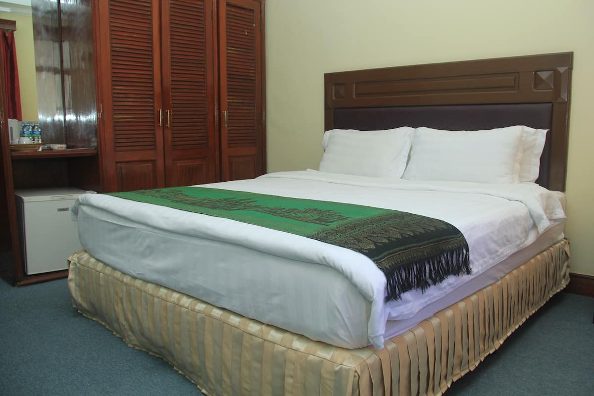 Deluxe Double Room | Bar mini, meja, Wi-fi percuma
