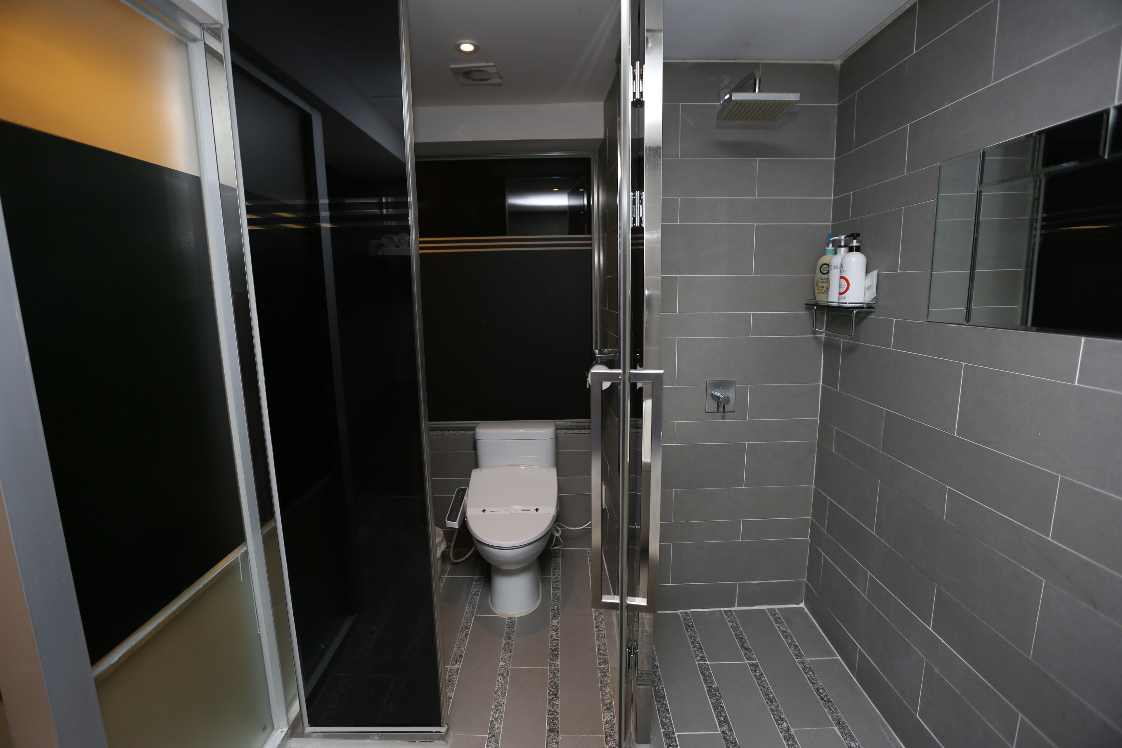 Bathroom | Separate tub and shower, deep soaking tub, free toiletries, towels
