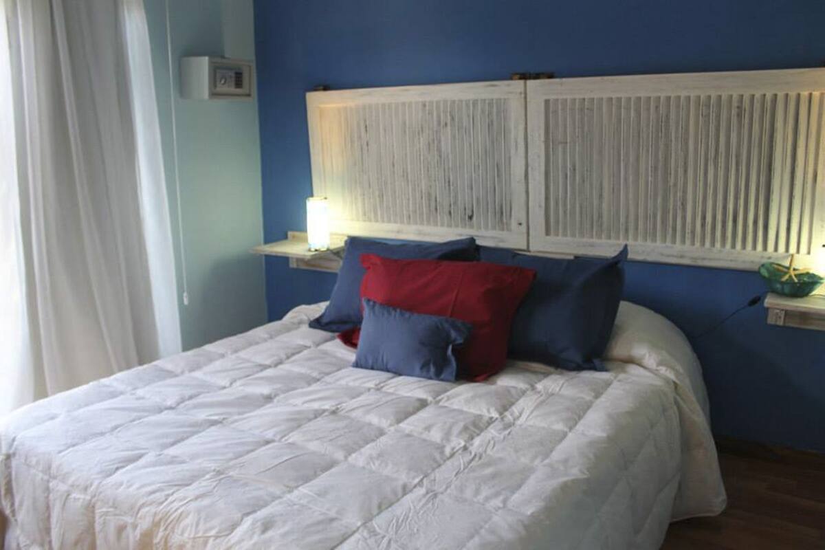 Standard Room, Garden View | Minibar, in-room safe, blackout curtains, free cots/infant beds