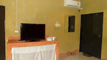 Clay Deluxe Room AC | Free WiFi