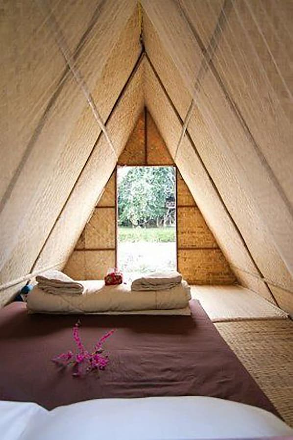 A-Frame Riverside Fan with Share Bathroom | Gratis wi-fi