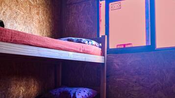 Dormitório compartilhado conforto, em dormitório misto, banheiro compartilhado (4 people) | Ferros/tábuas de passar roupa, Wi-Fi de cortesia