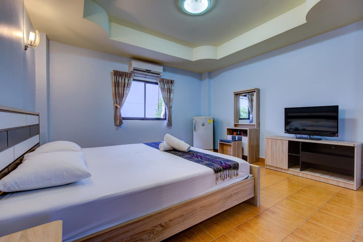 Superior kamer | Een kluis op de kamer, een bureau, extra bedden, gratis wifi