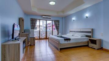 Quarto superior, sacada | Cofres nos quartos, escrivaninha, camas extras/dobráveis (sobretaxa)