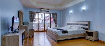 I-Rovers Sports Bar & Guesthouse