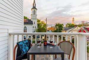 Petite Queen | Terrace/patio