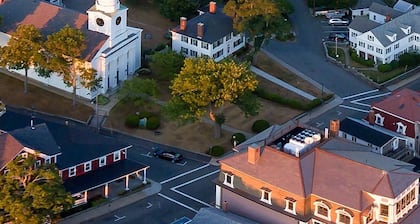 Eagle House Motel