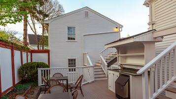 Quarto, 1 cama Queen | Terraço/pátio