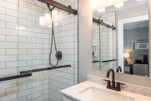 Bathroom - Eagle House Motel (Rockport)