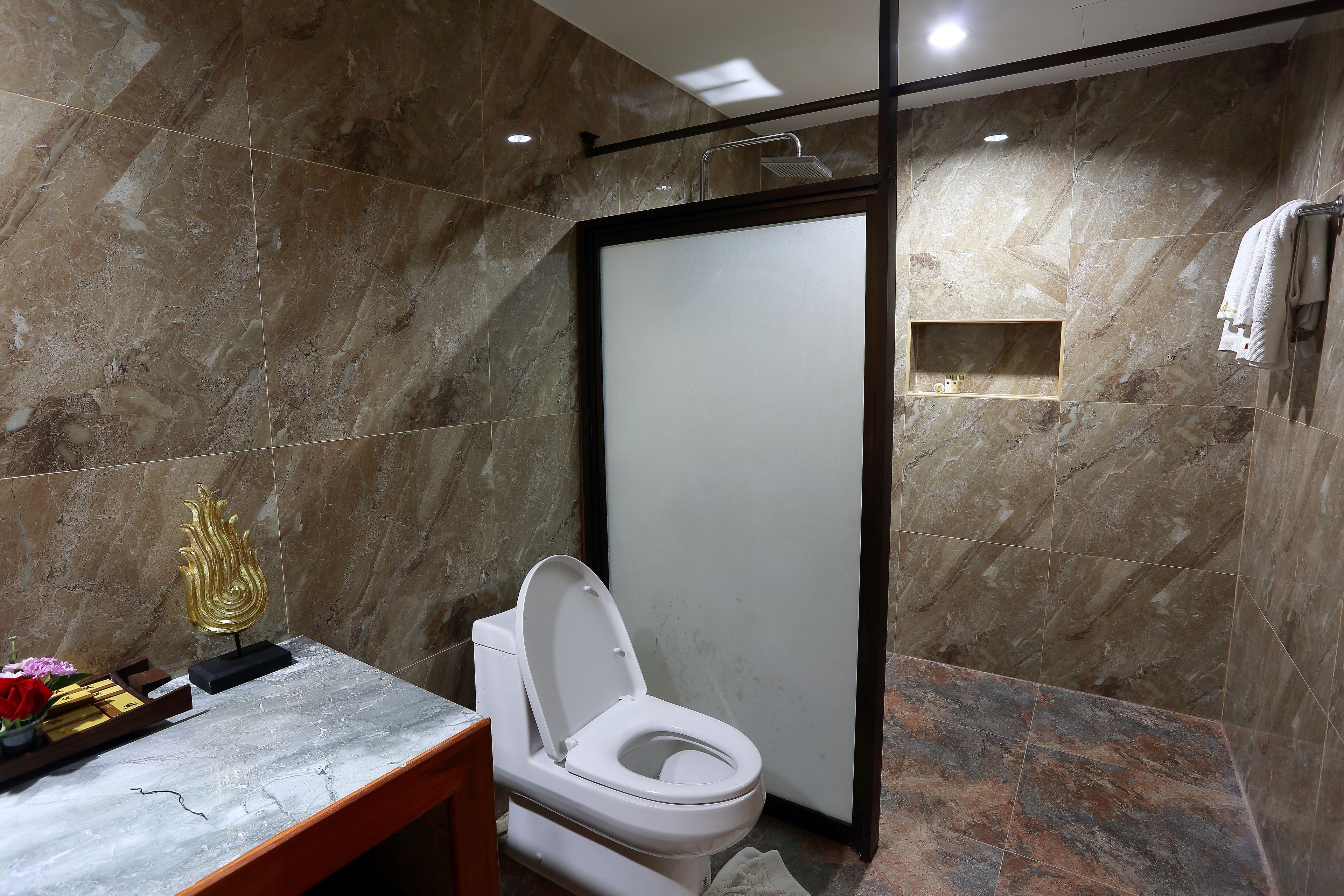 deluxe room, 2 double beds (twin) | bathroom | shower, free toiletries, hair dryer, slippers