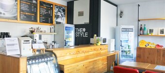 The Style Capsule Guesthouse - Hostel