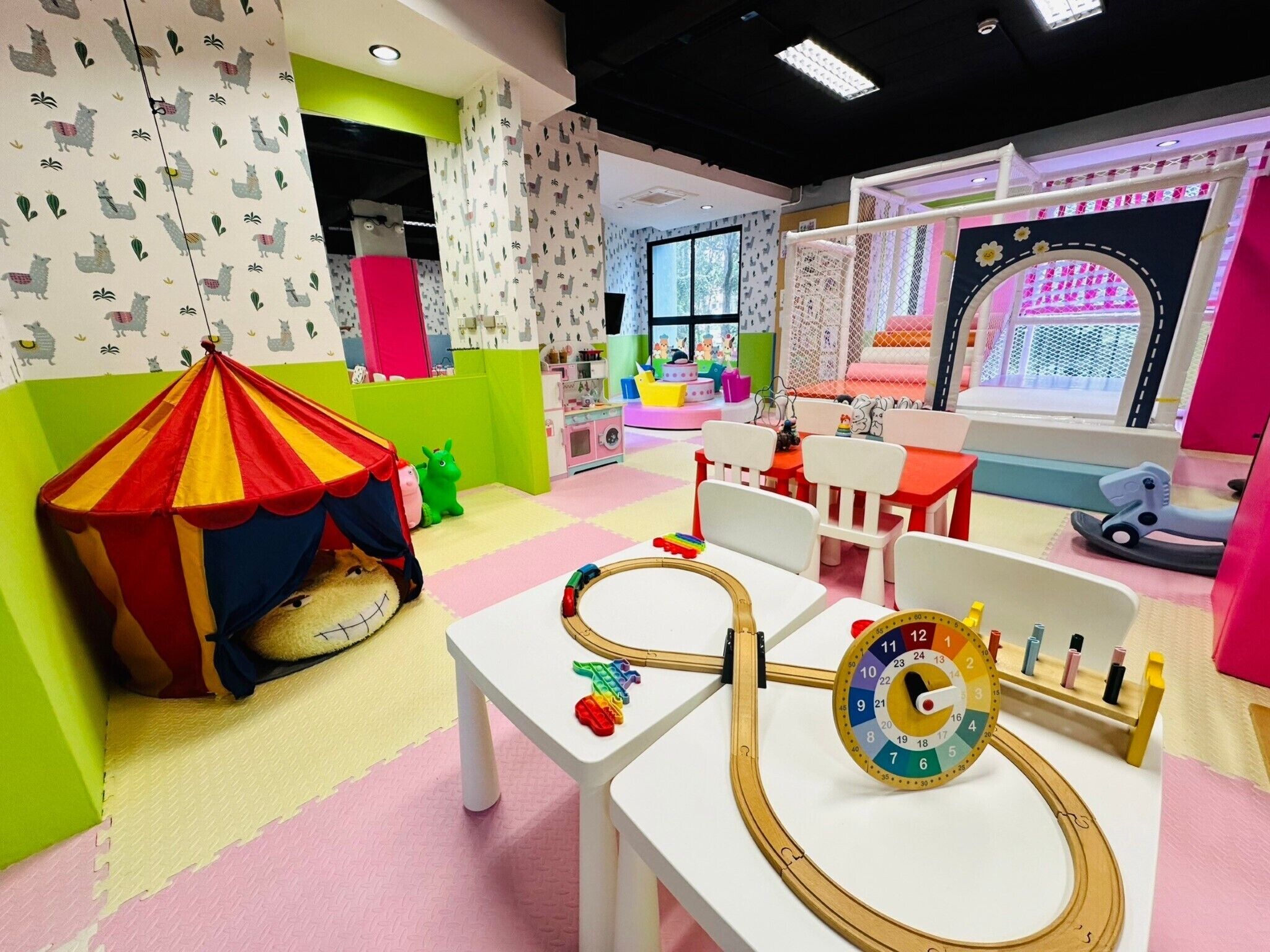 children’s play area – indoor