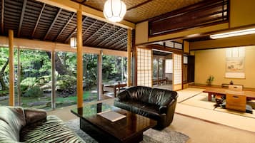 With Half open-airbath Japanese,western room Chouganoma non smoking | In-room safe, free WiFi, bed sheets