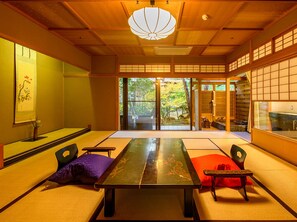 Maisonette Suite [Choyo], with Open-Air Bath, Garden View, Non Smoking | In-room safe, free WiFi, bed sheets - Houshi (Komatsu)