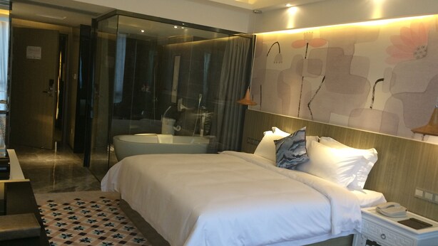 Premium bedding, in-room safe, desk, blackout drapes - Paco Hotel Tianpingjia Metro Guangzhou (Guangzhou)