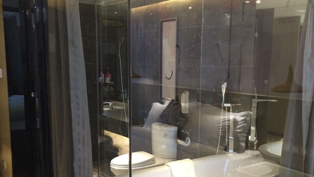 Free toiletries, bathrobes, slippers - Paco Hotel Tianpingjia Metro Guangzhou (Guangzhou)