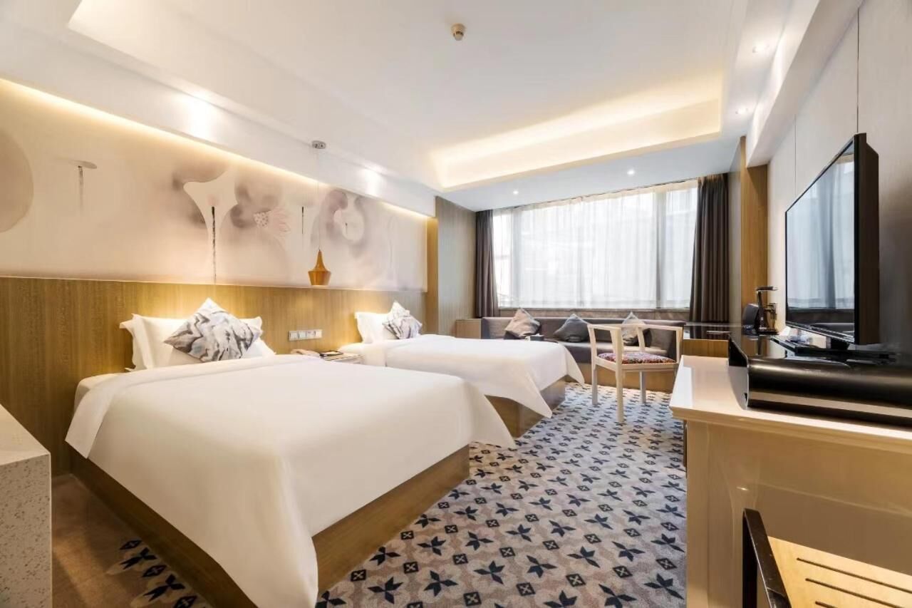 Premium bedding, in-room safe, desk, blackout curtains