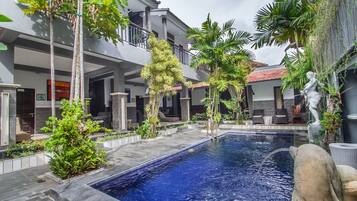 Kolam renang outdoor