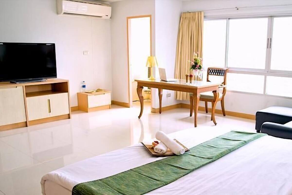 Superior Room | In-room safe, desk, rollaway beds, free WiFi