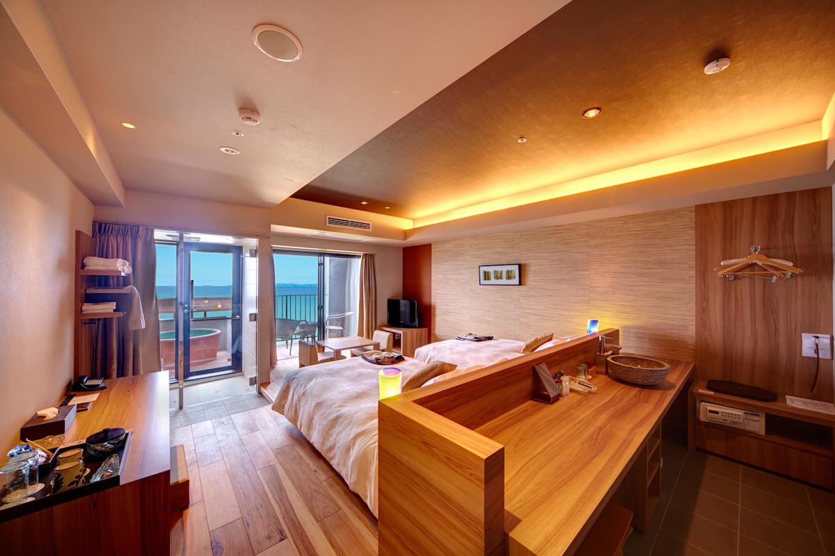 anji twin room ocean view with open-air bath (club floor) | 1 bedroom, in-room safe, desk, soundproofing