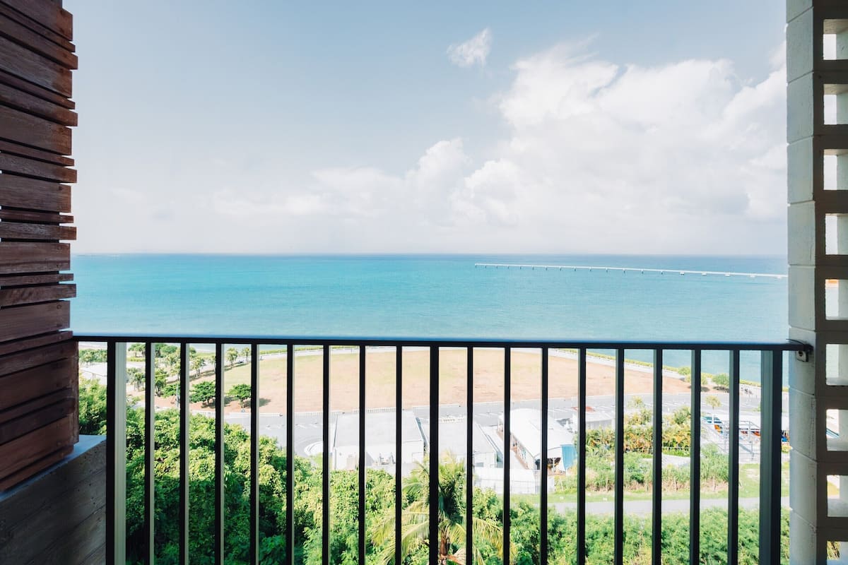 Private open-air Onsen bath / Twin Room with Tatami Area/ Ocean View | Down duvets, in-room safe, desk, blackout curtains