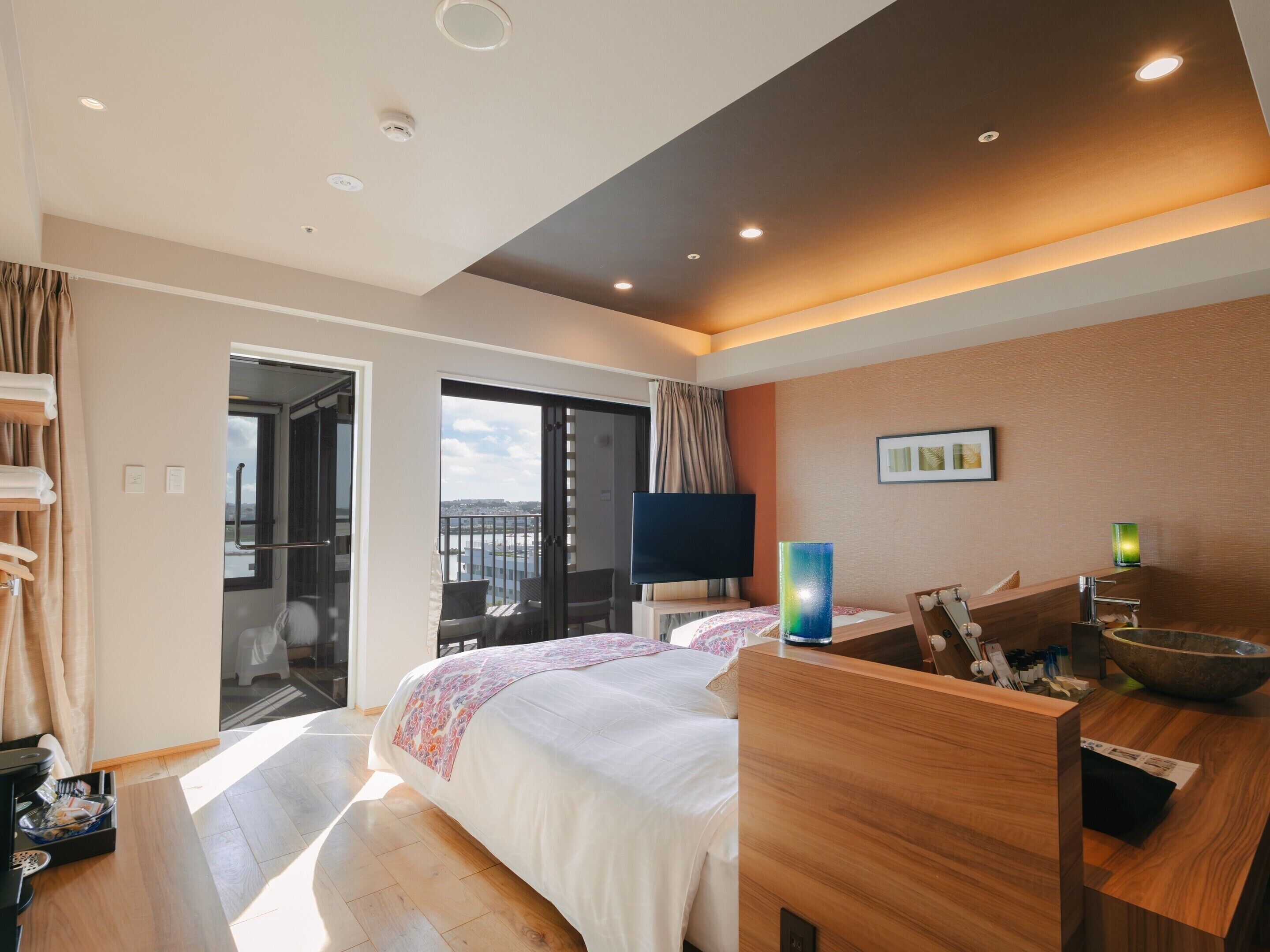 Club Floor Anji / Twin Room / Airport View | Down duvets, in-room safe, desk, blackout curtains