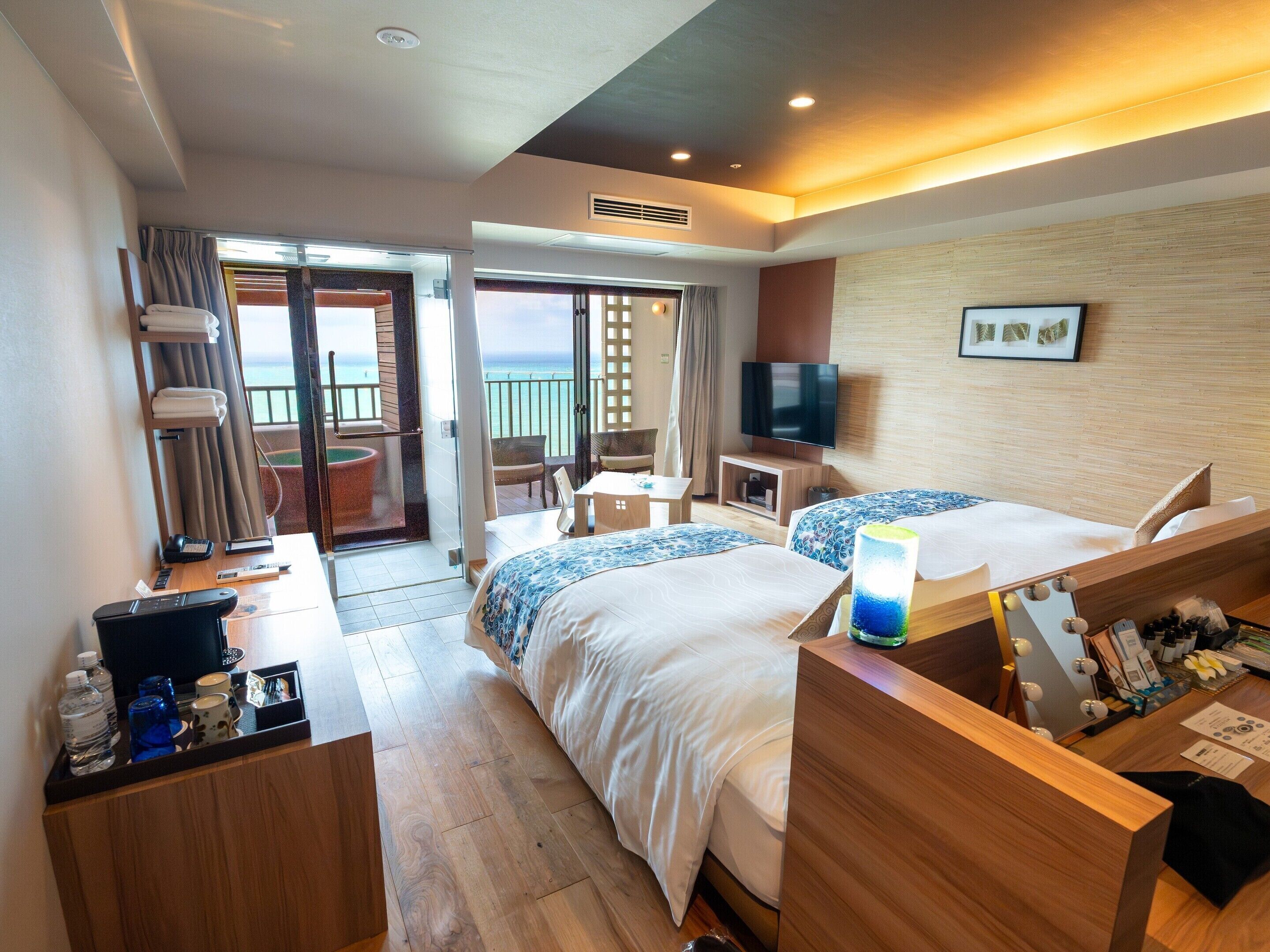 Club Floor Anji / Onsen Open-air Bath / Twin Room / Ocean View