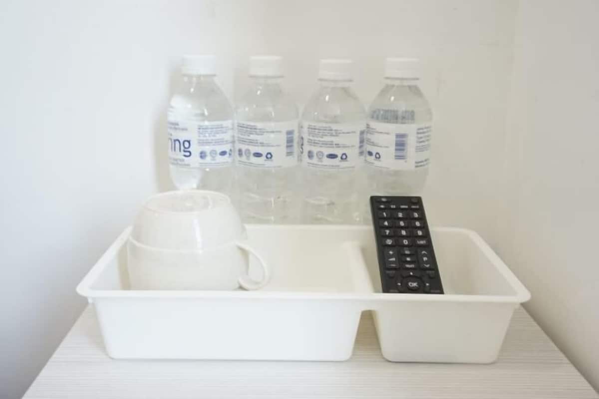 Shower, hair dryer, slippers, bidet