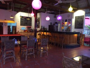 Bar (on property) - Eolia Beach Resort (Sihanoukville)
