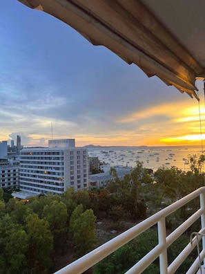 Studio, Kitchenette, Sea View | Private kitchen - View Talay 6 Condominium by Honey (Pattaya)